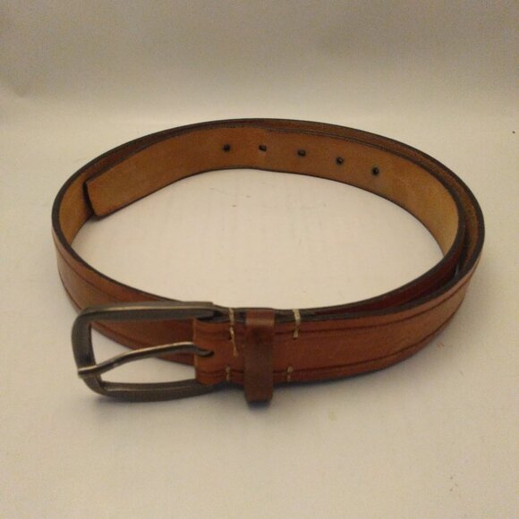 Hugo Boss leather belt - Picture 1 of 3